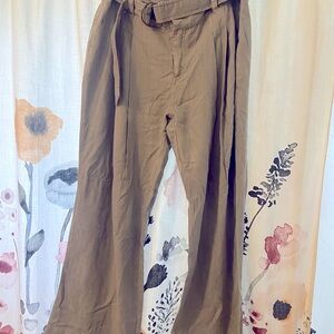 NEW SUNDANCE WOMEN PLEATED PANTS